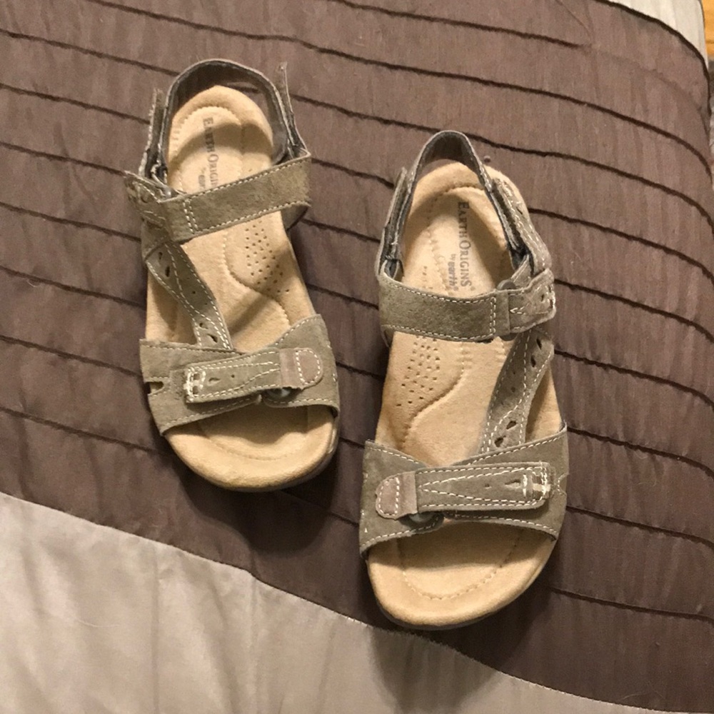 NWOT Earth Origins Sophie sandals by Earth